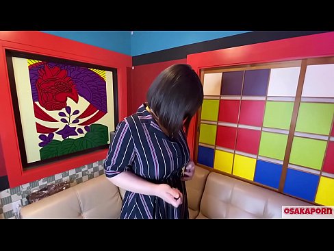 ❤️ Cutie Japanese pẹlu awọn omu nla ṣe baraenisere pẹlu awọn nkan isere ibalopọ ati pe o ni orgasm kan. O sọrọ ninu ifọrọwanilẹnuwo kan nipa iriri onibaje rẹ. Awọn ori omu nla ati obo ti o ni irun ti n kerora. Osaka onihoho ❤️❌ Ohun onihoho didara ﹏