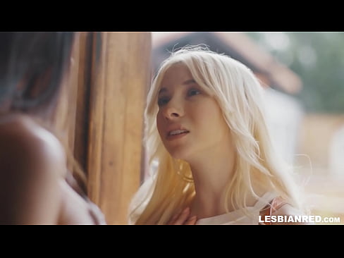 ❤️ Ọmọbinrin wa si ile kan diẹ osu nigbamii ati ki o dopin soke njẹ rẹ stepmom ká obo ❤️❌ Ohun onihoho didara ﹏